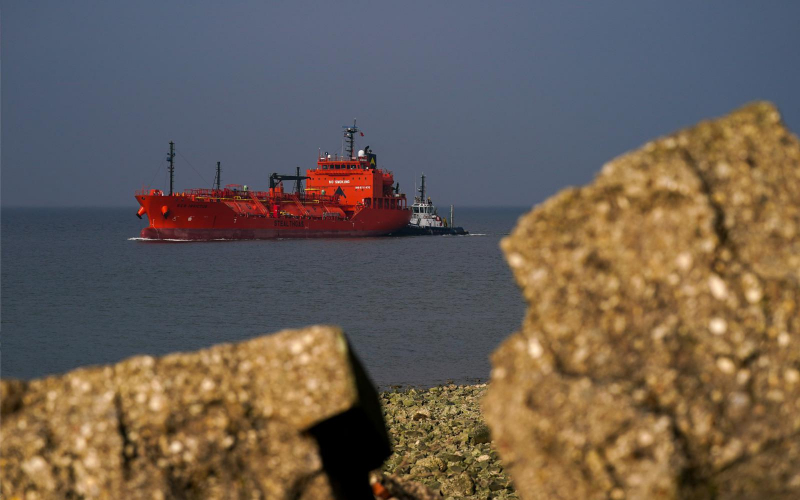 Цена нефти Brent рухнула на 10% на новостях об Ормузском проливе | РБК Инвестиции