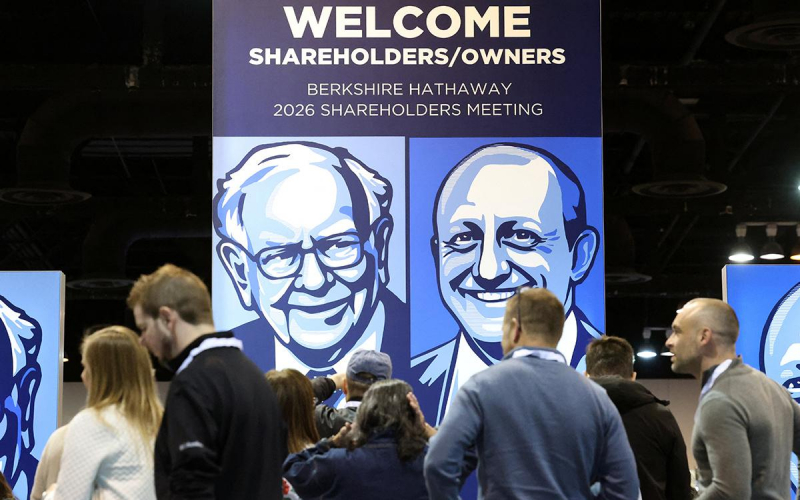 Berkshire Баффетта избавилась от доли в Amazon и поставила на авиалинии | РБК Инвестиции