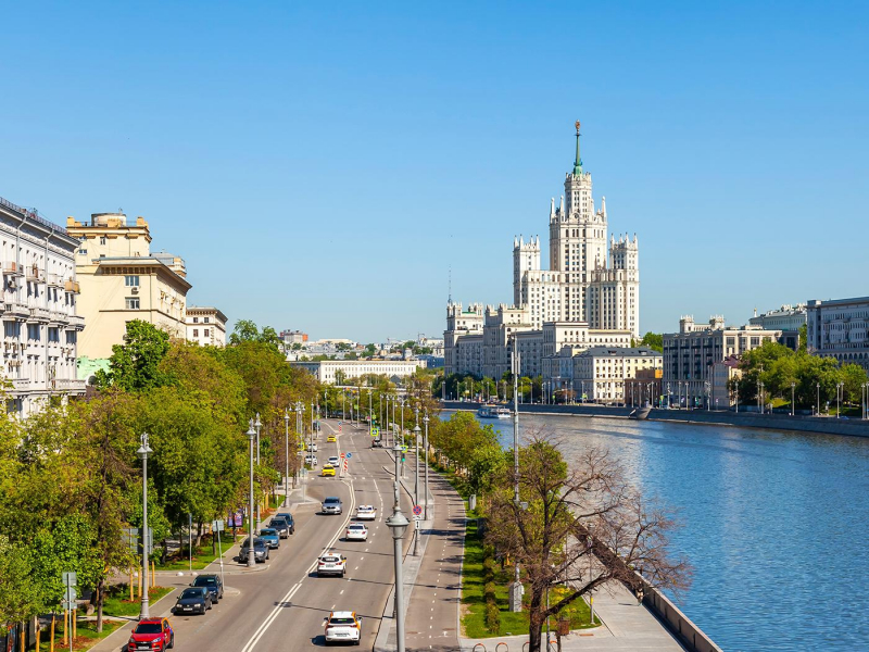 Инвестиции в историю: где искать делюкс-локации в Москве и Петербурге